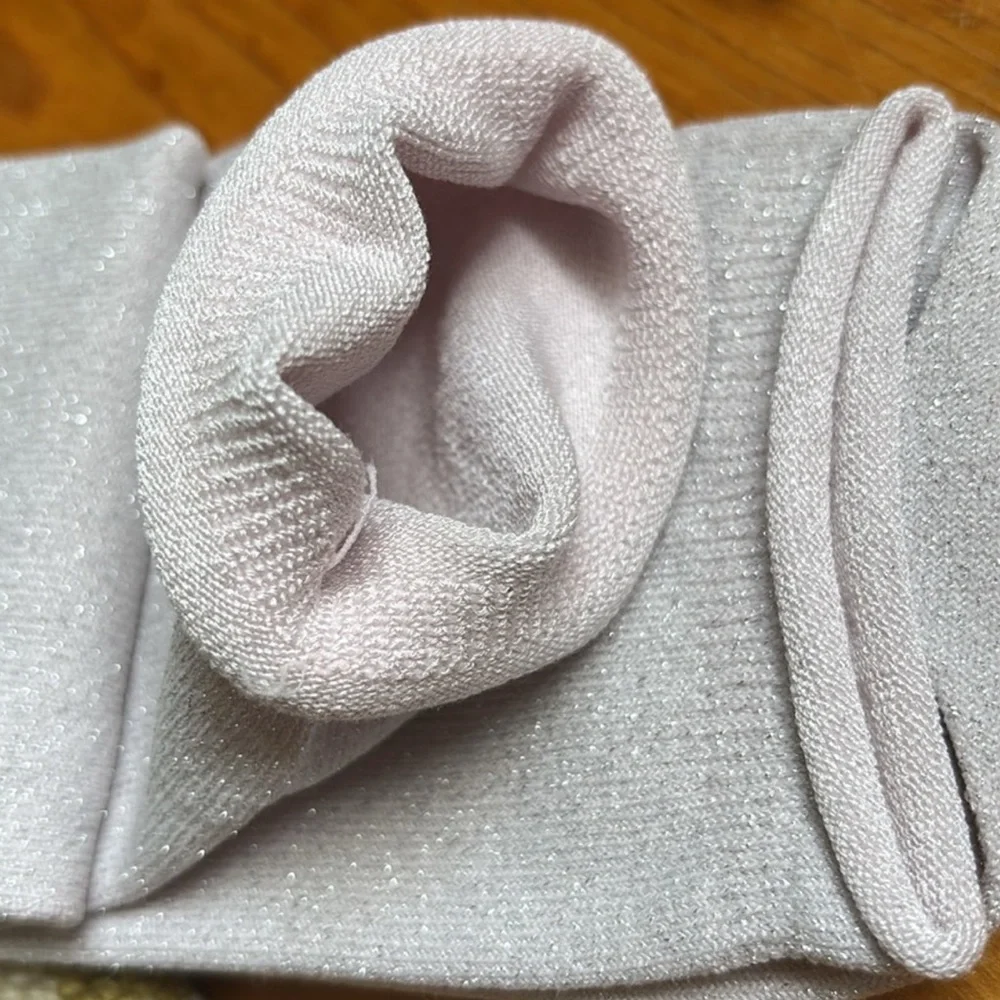 Lululemon NWT Daily Stride Sparkle Socks Strawberry Milkshake/ Silver glimmer LG